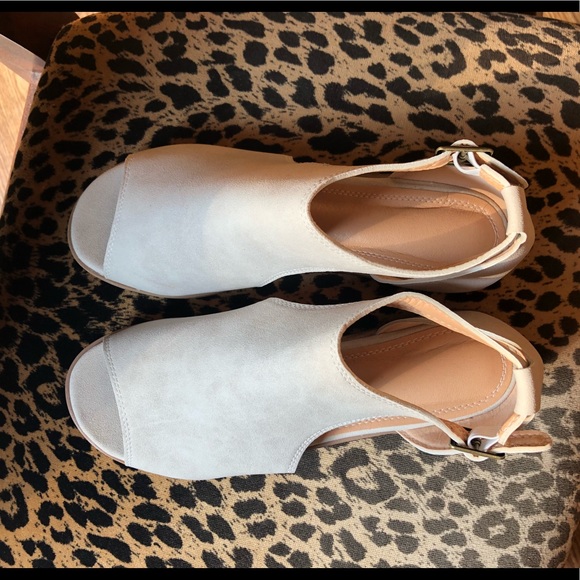 Shoes - Open toe shoe.